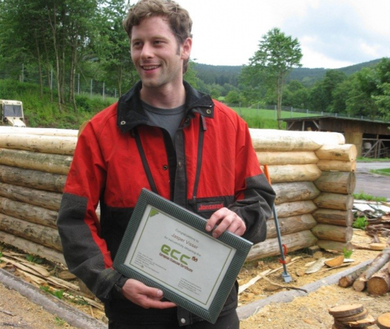 Foto van 15 jaar standaarden voor Europese bos- en groenprofessionals (EFESC): 24.000 European Chainsaw Certificates uitgereikt.